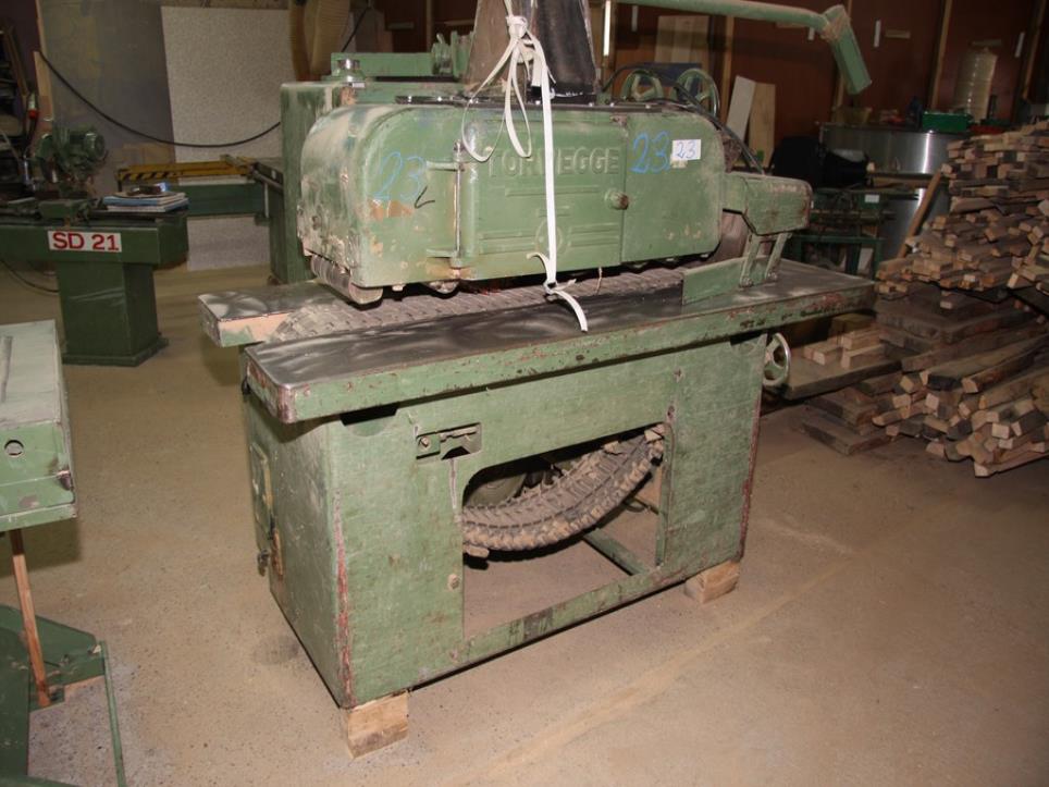 Lesnoobdelovalni stroji-1